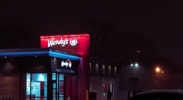 Does Wendy’s accept Apple Pay (All you need to know)